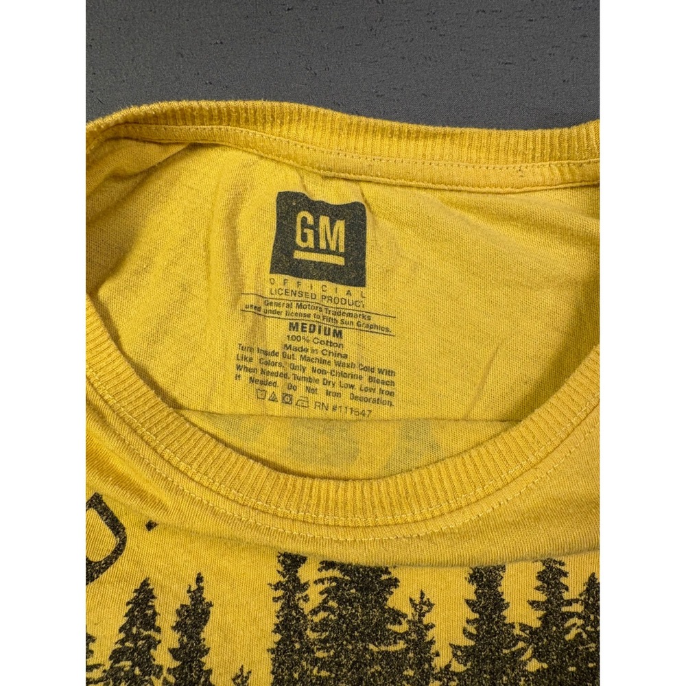 GM Chevrolet Country Roads Take Me Home Yellow Graphic Tee Shirt Medium Cotton - Picture 3 of 10